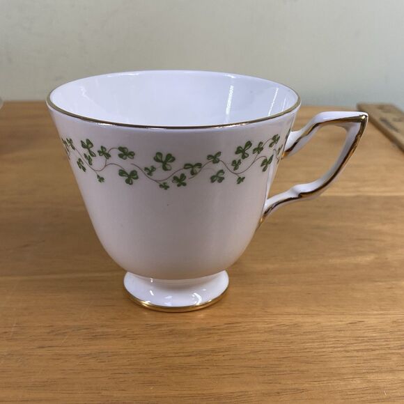 Vintage Royal Tara Bone China Teacup & Saucer Set Ireland Clover St Patrick' Day - Picture 9 of 16